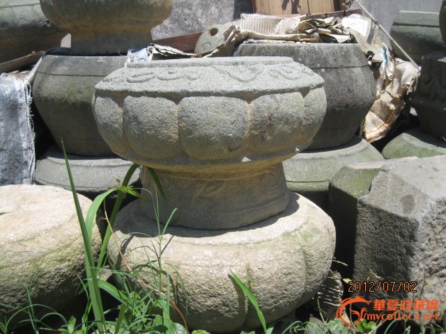 清代南瓜型雕花石墩一个-清代南瓜型雕花石墩
