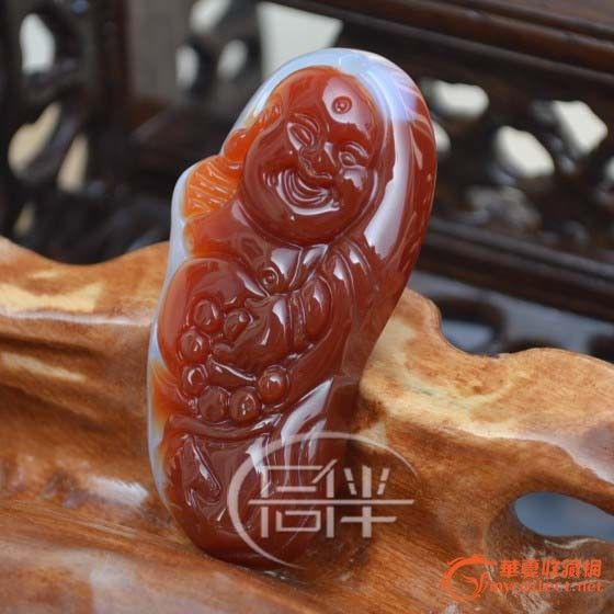 地摊交易区所展示的物品交易信息,其真实性、准确性和合法性由信息发布人负责,华夏收藏网不承担任何法律责任。 华夏收藏网有两种交易模式,1、买卖双方私下协商自行交易;2、买卖双方委托华夏收藏网代理交易。 凡是用户私下交易免费,但本网不承担任何责任。华夏收藏网提醒:为保障您的利益,推荐您选择委托华夏收藏网代理交易,具体安全交易方法如下: 代理交易其运作的实质是以华夏收藏网为货与款转移的中介,提供让买卖双方都放心货款转移的一种服务。 1、买卖双方通过看图、交流达成交易意向,买家将货款作为押金汇至本网,本网收到押金