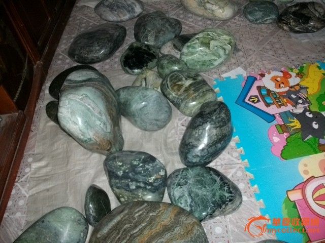 批发供应新疆五彩玉石_批发供应新疆五彩玉石价格_批发供应新疆五彩玉石图片_来自藏友文香阁_玉器_地摊交易_华夏收藏网 cang.com