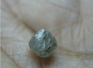 1.35克拉钻石原石---*石