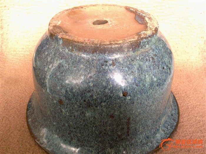 地摊交易区所展示的物品交易信息,其真实性、准确性和合法性由信息发布人负责,华夏收藏网不承担任何法律责任。 华夏收藏网有两种交易模式,1、买卖双方私下协商自行交易;2、买卖双方委托华夏收藏网代理交易。 凡是用户私下交易免费,但本网不承担任何责任。华夏收藏网提醒:为保障您的利益,推荐您选择委托华夏收藏网代理交易,具体安全交易方法如下: 代理交易其运作的实质是以华夏收藏网为货与款转移的中介,提供让买卖双方都放心货款转移的一种服务。 1、买卖双方通过看图、交流达成交易意向,买家将货款作为押金汇至本网,本网收到押金