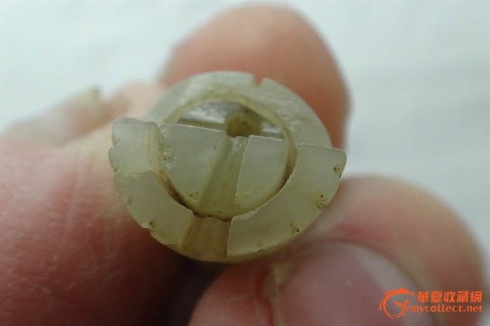 少见的母子连心圆雕和田玉人物-少见的母子连