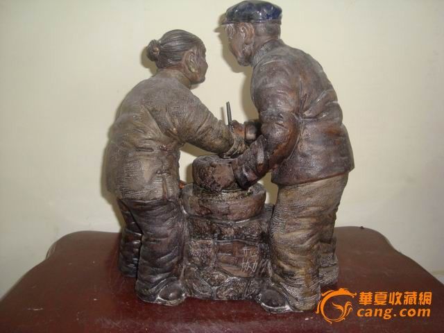 文革老头老太磨豆腐摆件_文革老头老太磨豆腐