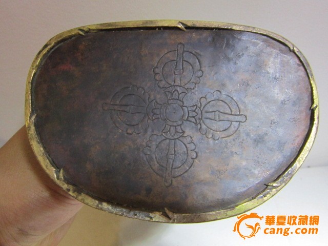 来个刁钻的,明代铜鎏金佛像哪里可以找到,谁知道!