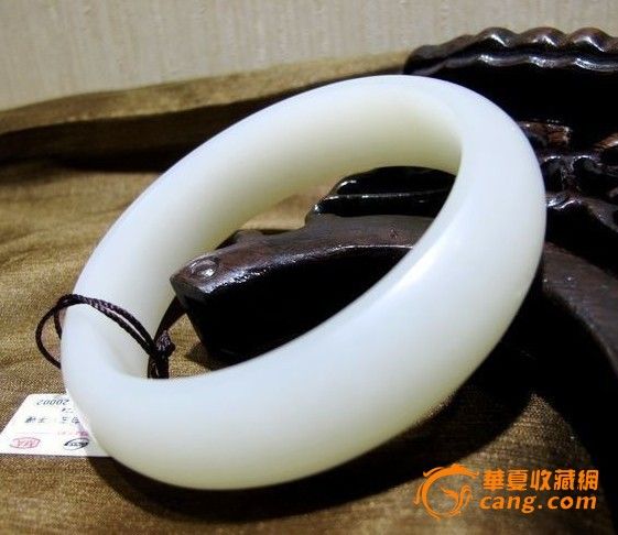 精品新疆和田玉羊脂玉一级白手镯_精品新疆和田玉羊脂玉一级白手镯价格_精品新疆和田玉羊脂玉一级白手镯图片_来自藏友wanzheng188_玉器_地摊交易_华夏收藏网 cang.com