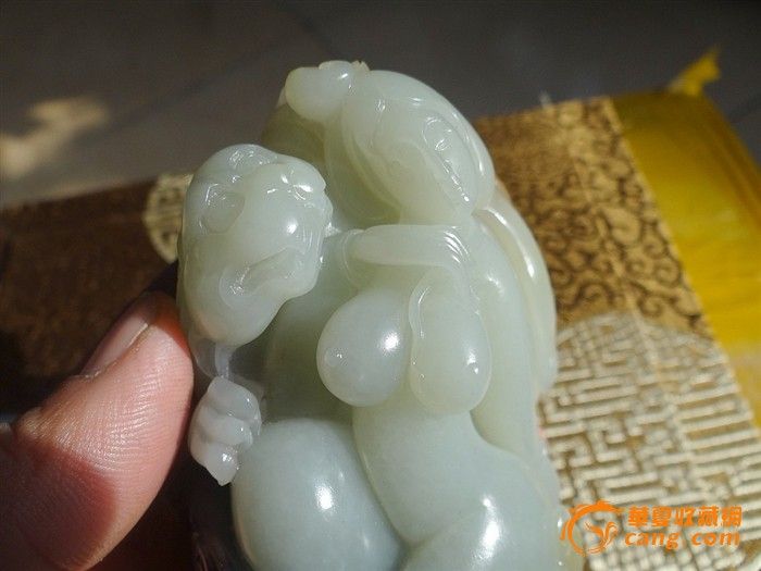 刘卓作品 少见的<em>四色</em>和田籽玉 <em>美女</em>与野兽 摆件