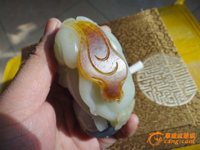 刘卓作品 少见的<em>四色</em>和田籽玉 <em>美女</em>与野兽 摆件