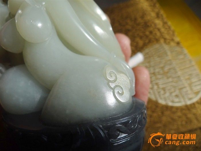 刘卓作品 少见的<em>四色</em>和田籽玉 <em>美女</em>与野兽 摆件