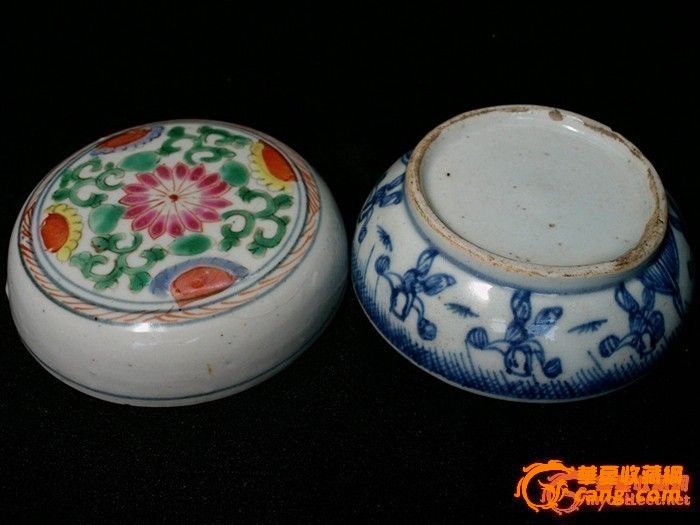 <em>雍正</em>粉彩粉盒盖和康熙青花婴戏图!所有藏品都