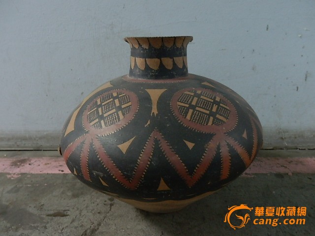 马家窑彩陶罐