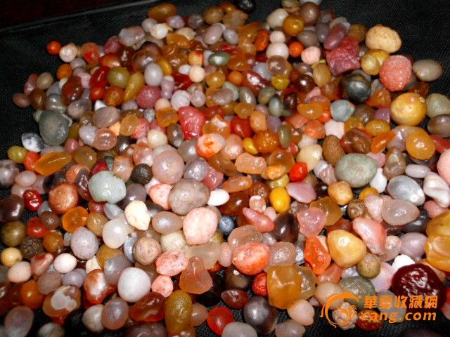 新疆戈壁玛瑙一KG大约600多颗珠子一起走-新
