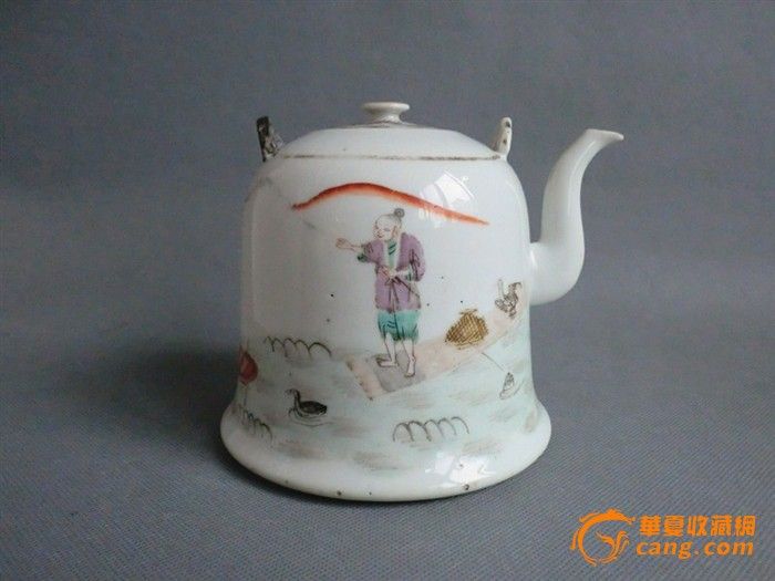 地摊交易区所展示的物品交易信息,其真实性、准确性和合法性由信息发布人负责,华夏收藏网不承担任何法律责任。 华夏收藏网有两种交易模式,1、买卖双方私下协商自行交易;2、买卖双方委托华夏收藏网代理交易。 凡是用户私下交易免费,但本网不承担任何责任。华夏收藏网提醒:为保障您的利益,推荐您选择委托华夏收藏网代理交易,具体安全交易方法如下: 代理交易其运作的实质是以华夏收藏网为货与款转移的中介,提供让买卖双方都放心货款转移的一种服务。 1、买卖双方通过看图、交流达成交易意向,买家将货款作为押金汇至本网,本网收到押金