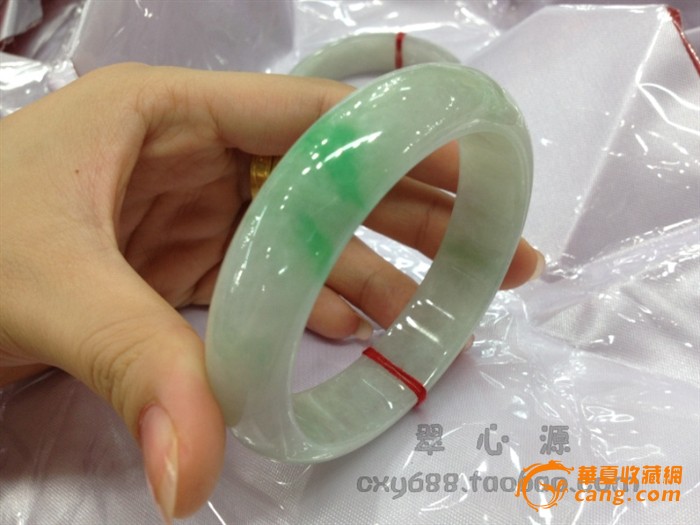a货飘花阳绿白底青翡翠手镯cuixin