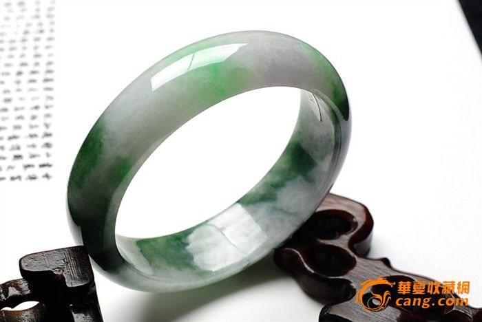 S28-W<em>370</em> 飘绿花 翡翠手镯55.5<em>mm</em>_ S28-W3