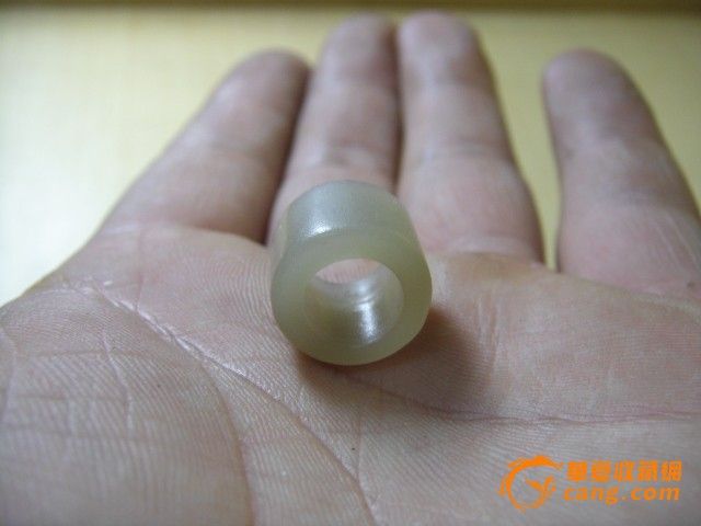 种翡翠挂件《清代冰种翡翠挂件《明清和田玉挂