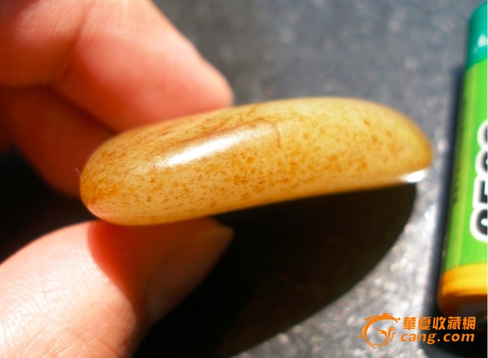 新疆和田玉籽料---洒金*籽