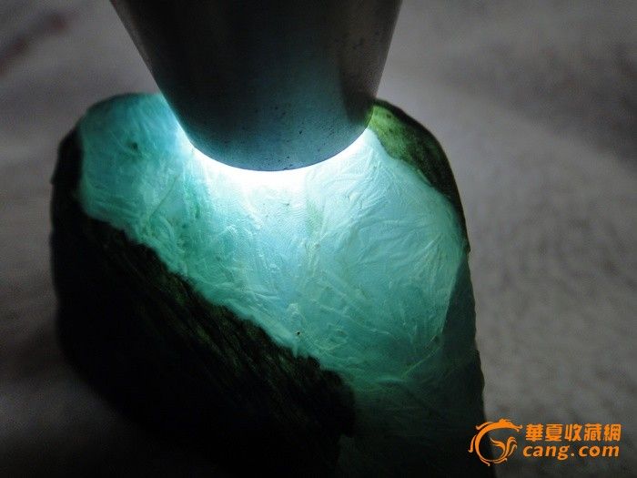 缅甸翡翠赌石莫湾基场口黑乌纱,开口冰糯种晴水,挂件料赌石原石_缅甸翡翠赌石莫湾基场口黑乌纱,开口冰糯种晴水,挂件料赌石原石价格_缅甸翡翠赌石莫湾基场口黑乌纱,开口冰糯种晴水,挂件料赌石原石图片_来自藏友大玉儿格格_玉器_地摊交易_华夏收藏网 cang.com