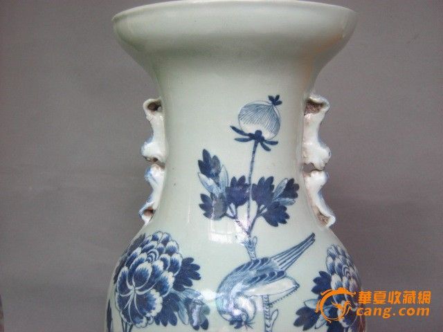 大清豆青釉青花加白双狮耳盘口瓶