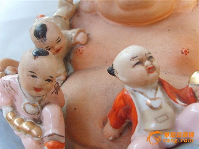 地摊交易区所展示的物品交易信息,其真实性、准确性和合法性由信息发布人负责,华夏收藏网不承担任何法律责任。 华夏收藏网有两种交易模式,1、买卖双方私下协商自行交易;2、买卖双方委托华夏收藏网代理交易。 凡是用户私下交易免费,但本网不承担任何责任。华夏收藏网提醒:为保障您的利益,推荐您选择委托华夏收藏网代理交易,具体安全交易方法如下: 代理交易其运作的实质是以华夏收藏网为货与款转移的中介,提供让买卖双方都放心货款转移的一种服务。 1、买卖双方通过看图、交流达成交易意向,买家将货款作为押金汇至本网,本网收到押金