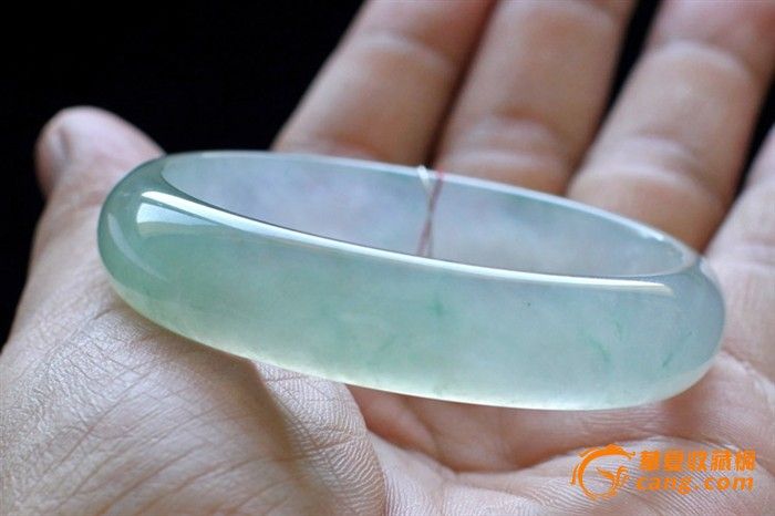 缅甸冰种浅绿翡翠手镯浅油青女款玉石玉镯子-缅甸冰种浅绿翡翠手镯浅油青女款玉石玉镯子价格-缅甸冰种浅绿翡翠手镯浅油青女款玉石玉镯子图片，来自藏友古玩批发168-玉器-地摊交易-华夏收藏网
