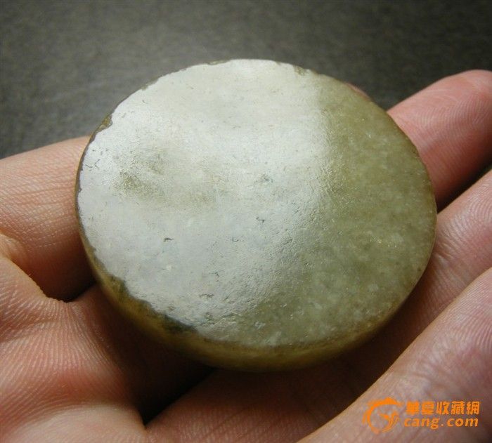无绺无裂的清代.老坑淡黄翡翠大镶嵌圆壁(包老