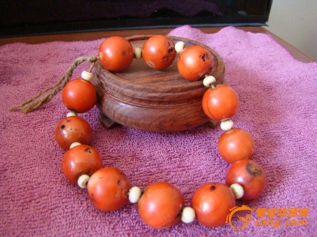 清代的红珊瑚圆珠手串-清代的红珊瑚圆珠手串