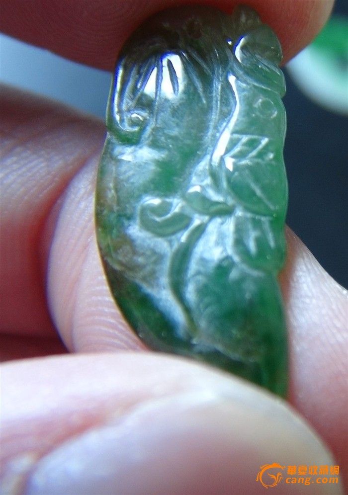 绿好冰种老翡翠小挂件,高26宽11厚3.8毫米-绿