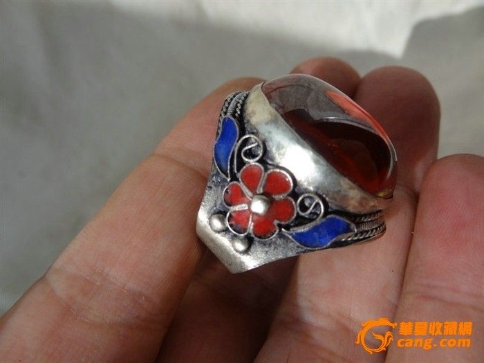 老银镶嵌红宝石戒指_老银镶嵌红宝石戒指价格