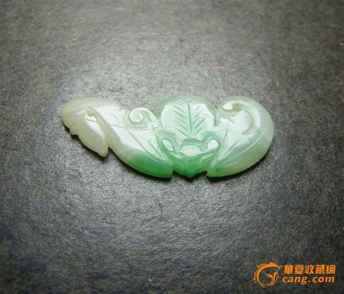 大开门 清代.老坑飘绿翡翠大蝙蝠饰物(正宗)-大