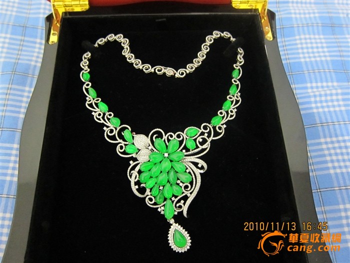 缅甸A货玻璃种艳绿翡翠项链 18K白金 镶钻石 
