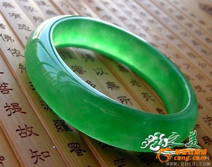 玻璃种满绿翡翠手镯_玻璃种满绿翡翠手镯价格_玻璃种满绿翡翠手镯图片_来自藏友玉如一_玉石_地摊交易_华夏收藏网 cang.com