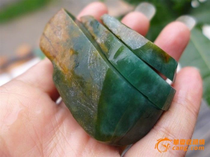 翡翠原石 毛料 赌石 冰种橄榄绿水 油性好 满色 大马坎明料_翡翠原石 毛料 赌石 冰种橄榄绿水 油性好 满色 大马坎明料价格_翡翠原石 毛料 赌石 冰种橄榄绿水 油性好 满色 大马坎明料图片_来自藏友大玉儿格格_玉石_地摊交易_华夏收藏网 cang.com