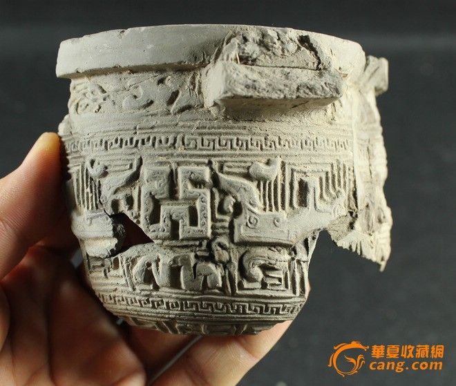 北宋灰陶仿青铜器饕餮云雷纹鼎--档次极高-北宋