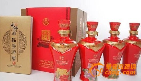 五粮液春夏秋冬珍藏品大师酒"天地氤氲 万物成醇"