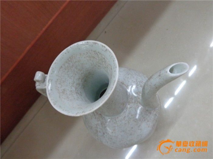 全身麻点的白釉酒壶看不懂_全身麻点的白釉酒