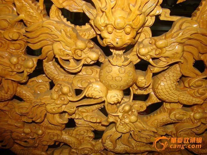 木雕九龙戏珠