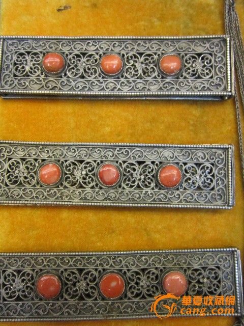 清代蒙古族女性头饰(纯银骧红珊瑚)_清代蒙古