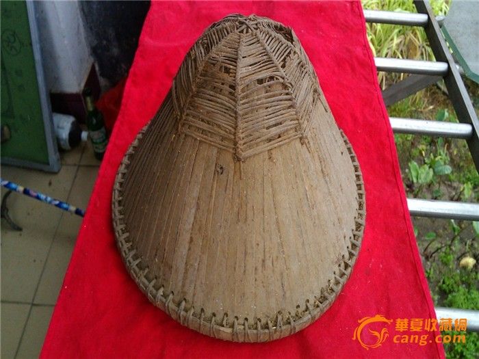 竹子编织的清代士兵的尖顶帽-竹子编织的清代