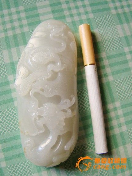 和田白玉籽料云龙纹手把件-和田白玉籽料云龙