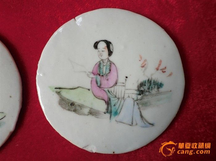 民国粉彩桃花仕女人物纹圆形瓷板(包老)-民国粉