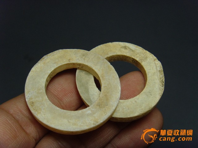 大开门的战汉玉环(出土鸡骨白)