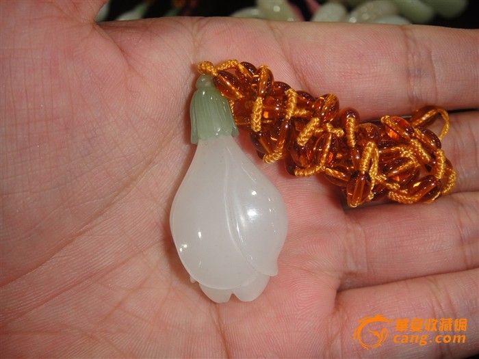 白玉青海料 玉兰花 挂件佩件 女款母亲老婆礼物_白玉青海料 玉兰花 挂件佩件 女款母亲老婆礼物价格_白玉青海料 玉兰花 挂件佩件 女款母亲老婆礼物图片_来自藏友ilikepounds_玉石_地摊交易_华夏收藏网 cang.com