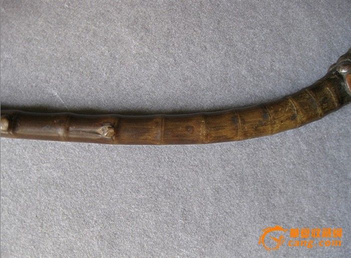 包浆漂亮制作精美的全手工竹鞭杆镶银镶铜烟袋_包浆漂亮制作精美的全手工竹鞭杆镶银镶铜烟袋价格_包浆漂亮制作精美的全手工竹鞭杆镶银镶铜烟袋图片_来自藏友古珍雅集_木器_地摊交易_华夏收藏网 cang.com