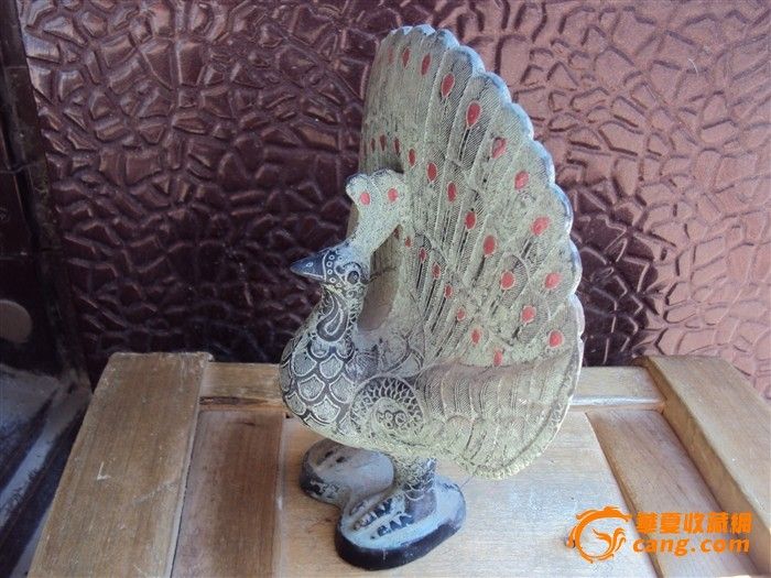 孔雀开屏摆件 翻修老房子时找出来的 不知道是