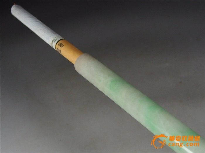 一支晚清民国老坑飘阳绿种翡翠长竿烟嘴儿_一