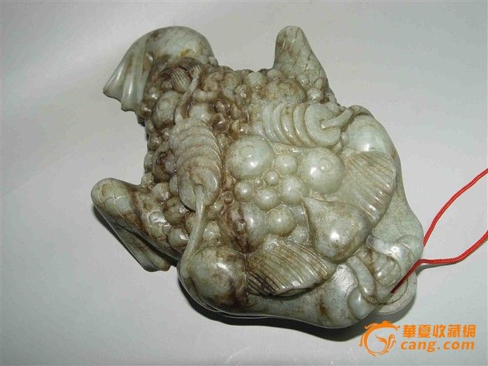 明代和田青白玉三足招财蟾_明代和田青白玉三