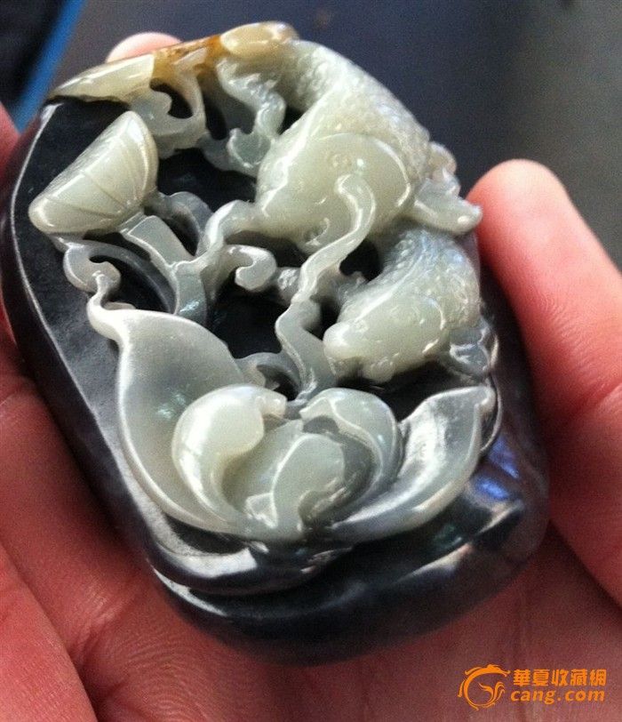 清香雅玩 和田青花三色年年有鱼手把件_清香雅