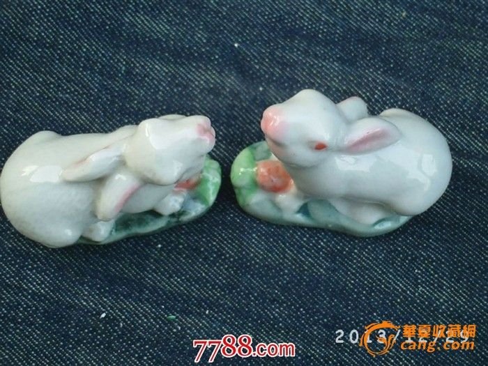 地摊交易区所展示的物品交易信息,其真实性、准确性和合法性由信息发布人负责,华夏收藏网不承担任何法律责任。 华夏收藏网有两种交易模式,1、买卖双方私下协商自行交易;2、买卖双方委托华夏收藏网代理交易。 凡是用户私下交易免费,但本网不承担任何责任。华夏收藏网提醒:为保障您的利益,推荐您选择委托华夏收藏网代理交易,具体安全交易方法如下: 代理交易其运作的实质是以华夏收藏网为货与款转移的中介,提供让买卖双方都放心货款转移的一种服务。 1、买卖双方通过看图、交流达成交易意向,买家将货款作为押金汇至本网,本网收到押金