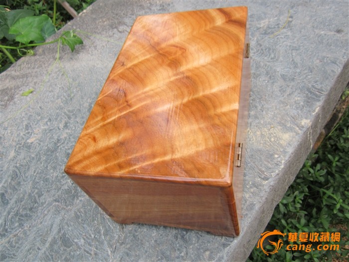 楠木纹理的香樟木盒子_楠木纹理的香樟木盒子