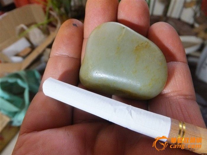 新疆和田青白玉籽料_新疆和田青白玉籽料价格